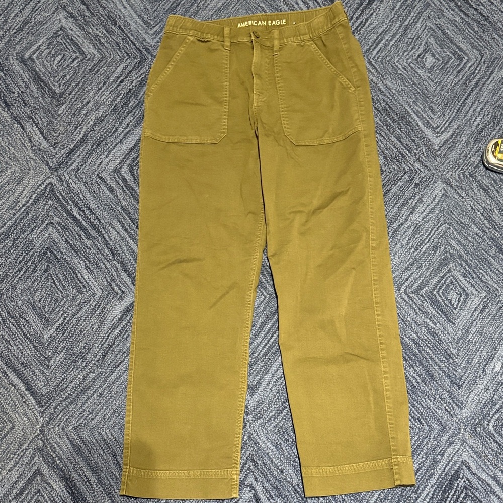 American Eagle Outfitters Women’s olive green pants.